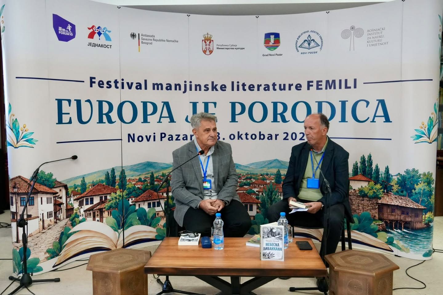 Учешће на фестивалу FEMILI, у Новом Пазару, промоција „Небеске диванхане“, 2. 10. 2026.